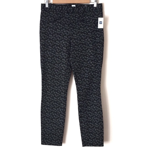 GAP Pants - ❤️ 3/$20 Gap skinny ankle pants black floral print